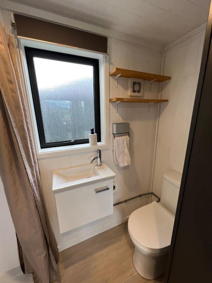 Appartement Tiny House With Mountain Views, Indoor And Outdoor Fire, Private Courtyard Garden à Wanaka Extérieur photo